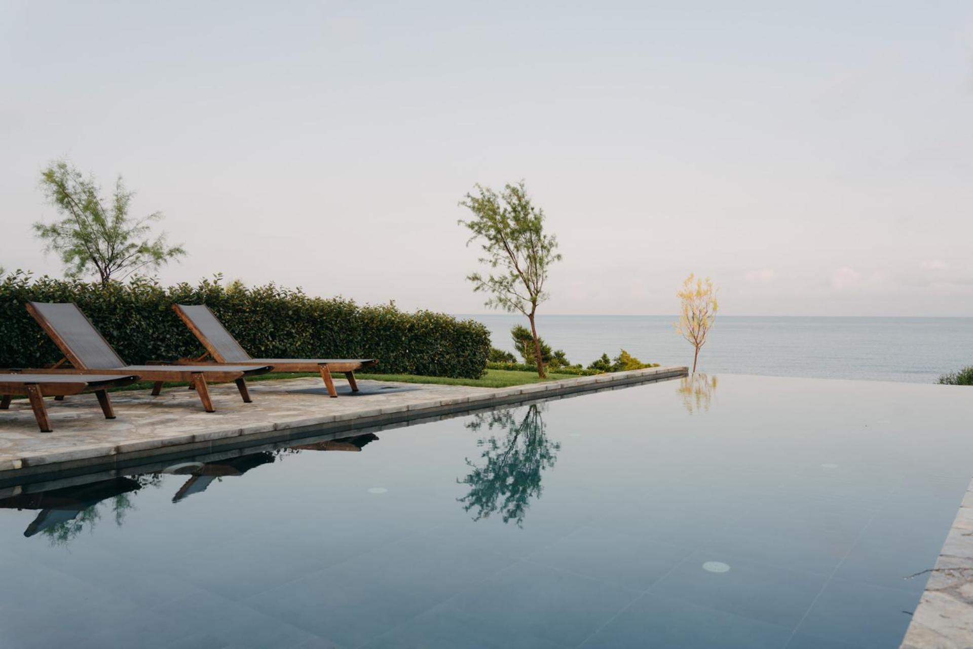 Real Life Homes Luxurious Seafront Villas Each With Their Own Private Pools Korakochori Exterior photo